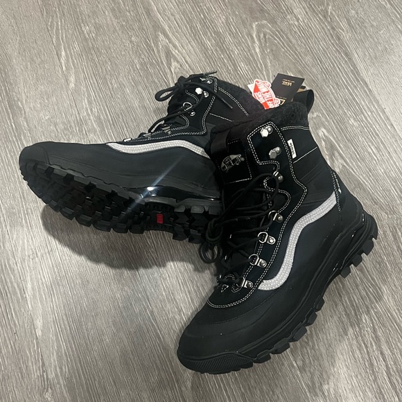 Vans Other - Snow Kicker Gore-Tex MTE-3 Boots '23 - Black/ Grey size 11